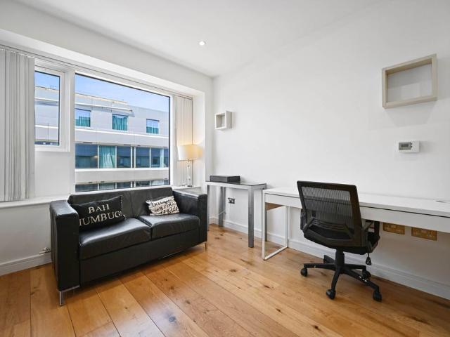 Studio for rent in London Borough of Hounslow, Heston