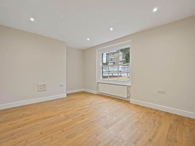 Apartment for rent in London Borough of Hammersmith and Fulham, Greater London