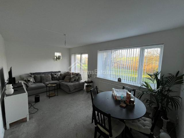 Apartment for rent in Thornhill Lees, Dewsbury