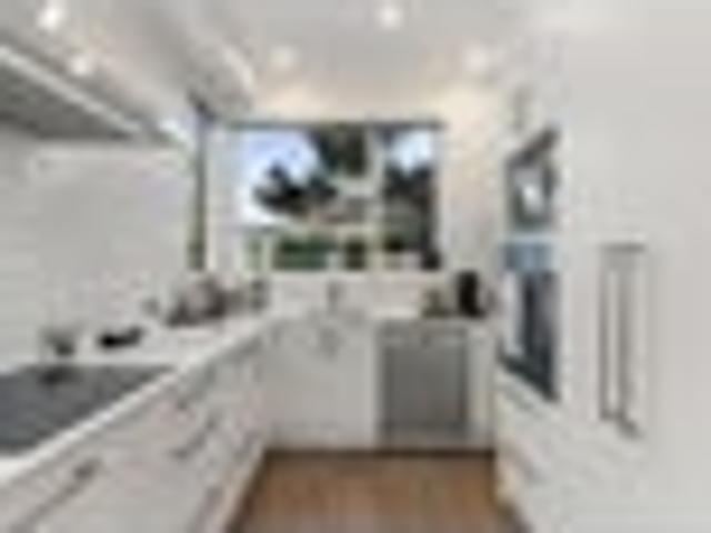 Townhouse for sale in Awhitu