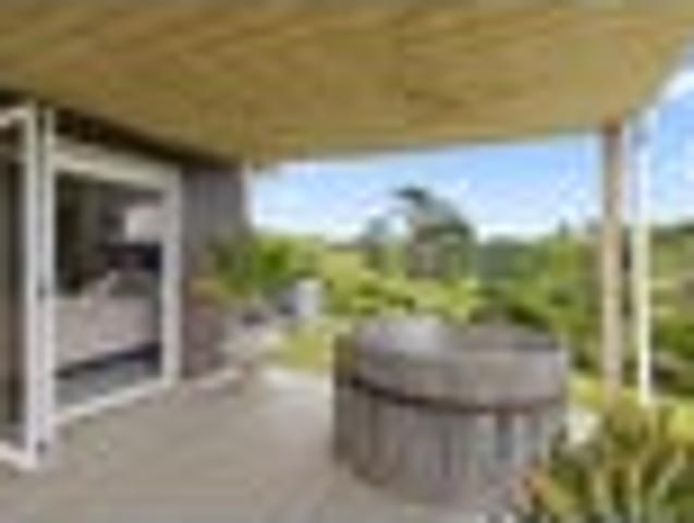 House for sale in Awhitu