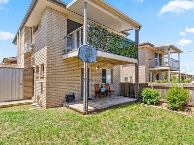 Townhouse for sale in Toombul, Queensland