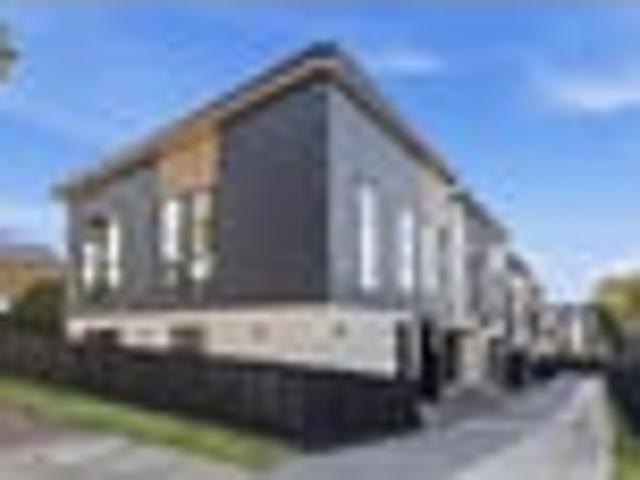 House for sale in Point England, Oroua County