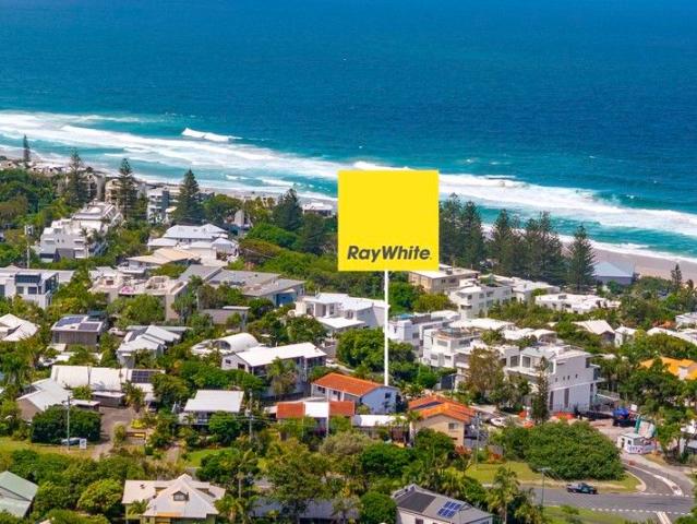 Townhouse for sale in Sunshine Beach