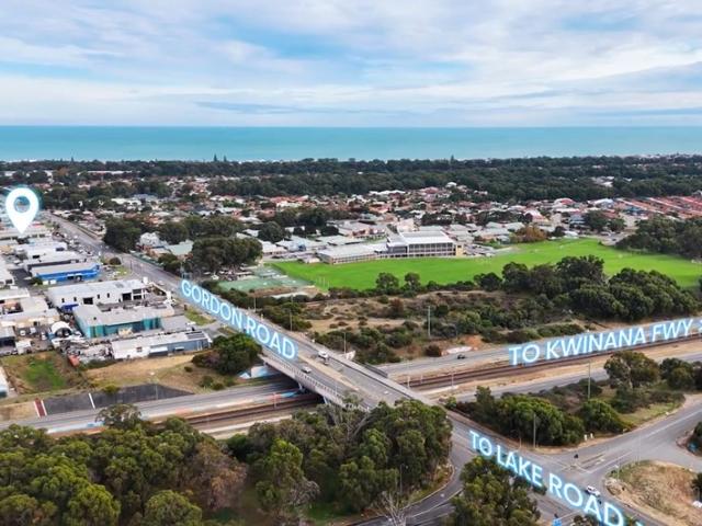 Warehouse for sale in Greenfields, City of Mandurah