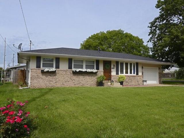 House for sale in Ottawa, Illinois