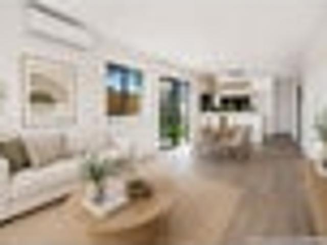 Townhouse for sale in Kelston, Oroua County