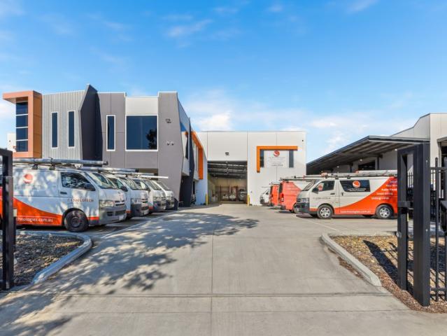 Warehouse for rent in Southeast Business Park, Melbourne