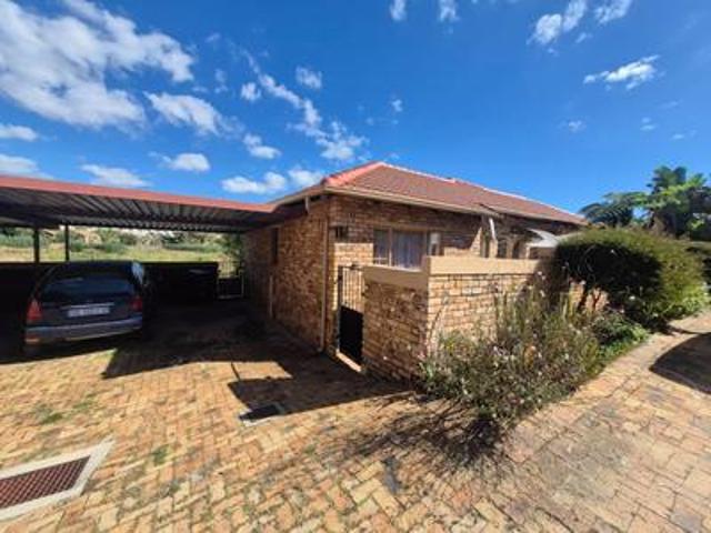 Townhouse for sale in Nooitgedacht, Gauteng