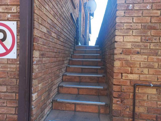 Townhouse for sale in Alberton