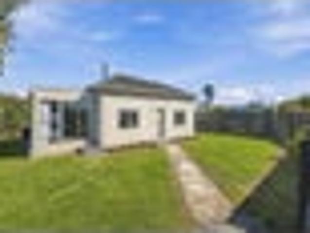House for sale in Chaslands, Canterbury
