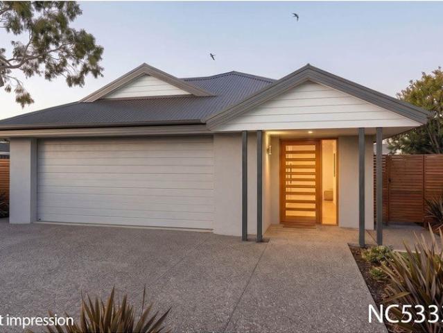 Cottage for sale in Collingwood Park, Greater Brisbane