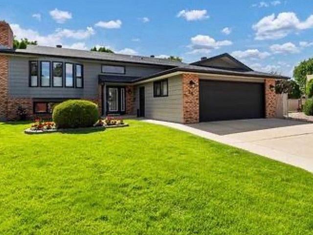 House for sale in Medicine Hat, Alberta