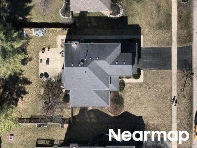 House for sale in Mchenry, Illinois