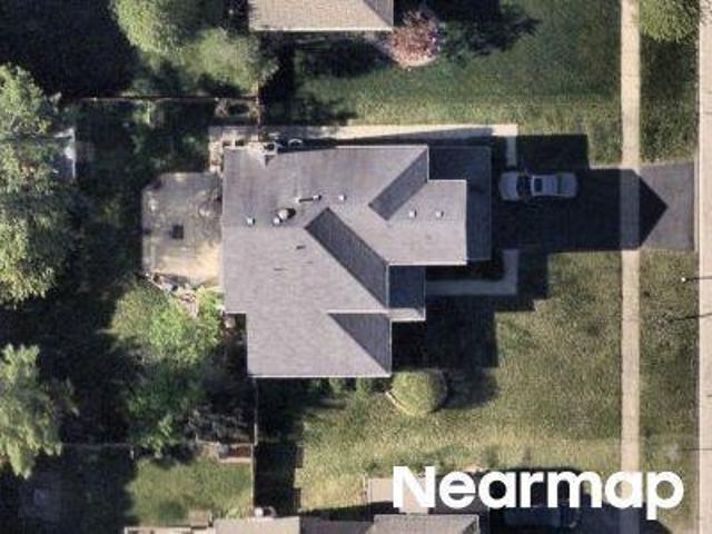 House for sale in Lake In The Hills