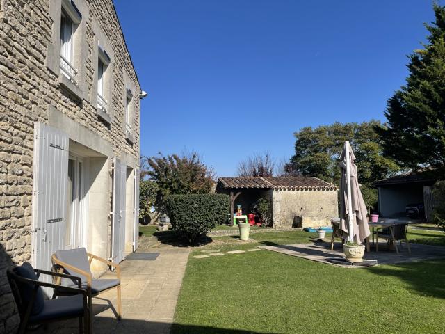 Maison vente à Saint-Jean-d'Angély, Prignac