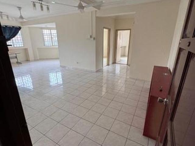 Apartment for sale in Petaling, Damansara Damai