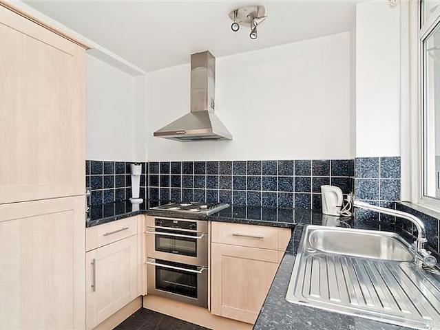 Apartment for rent in Oval, Greater London