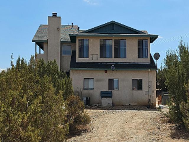 House for sale in Piñon Hills, San Bernardino County