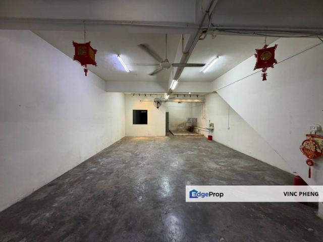 Shop for sale in Malaka