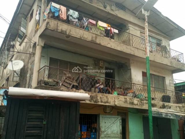 House for sale in Surulere , Surulere