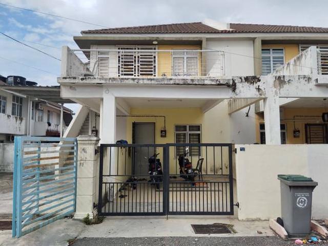 Townhouse for sale in Malaka