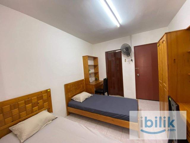 Room for rent in Petaling, Alam Impian
