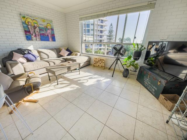 Flat for sale in Fernbrook, Queensland