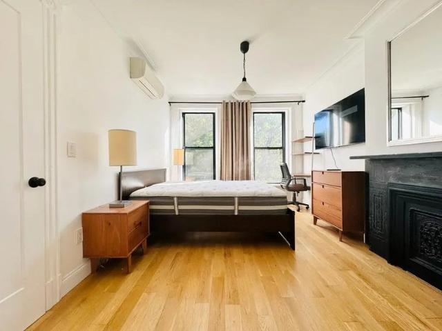 Room for rent in Arverne, New York