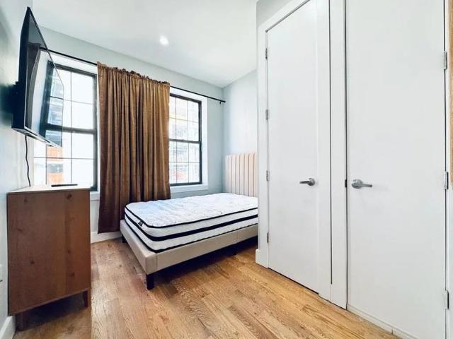 Room for rent in Arverne, New York