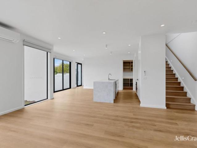Townhouse for rent in Bentleigh East, Melbourne