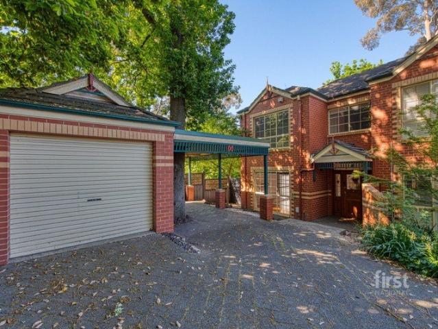 Townhouse for rent in Berwick, Melbourne