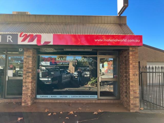 Retail for rent in Warrendine, Orange