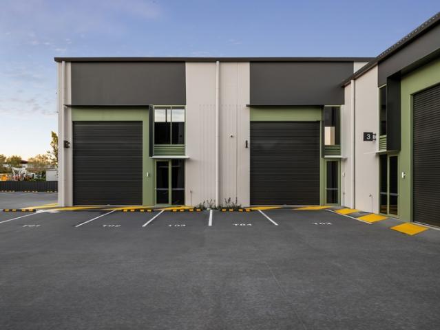 Warehouse for rent in Toombul, Queensland