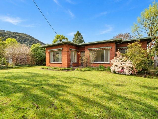 House for sale in Bright, Alpine Shire