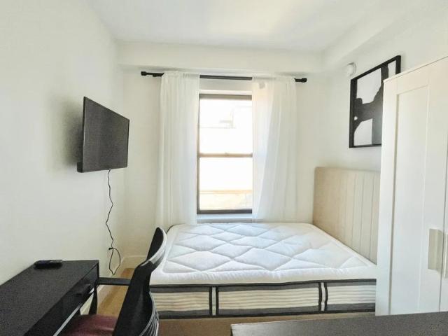Room for rent in Arverne, New York