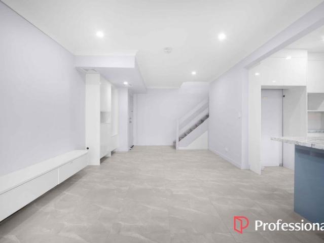 Townhouse for rent in Sydney, New South Wales