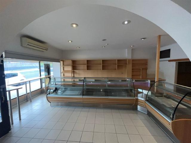 Showroom for rent in Blackburn