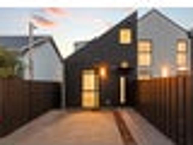 Townhouse for sale in Heathcote, Canterbury