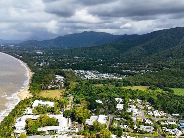 Cottage for sale in Palm Cove, Queensland