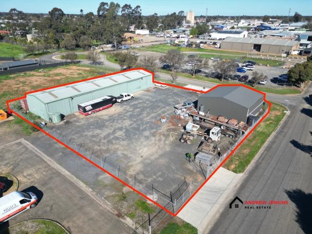 Warehouse for sale in Cobram, Victoria