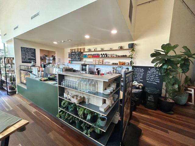Showroom for rent in Canberra
