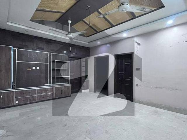 Building for sale in Faisalabad, Islamabad Capital Territory
