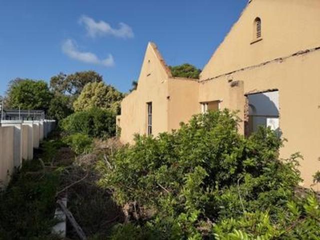 Commercial for sale in Port Elizabeth, Eastern Cape