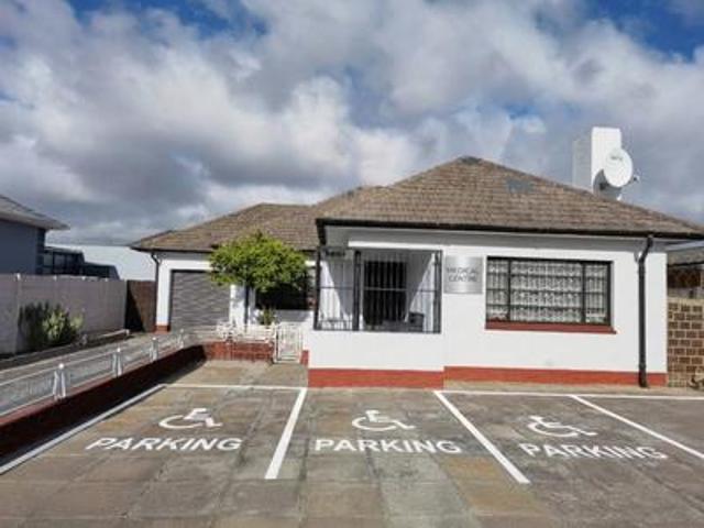 House for sale in Goodwood, City of Cape Town