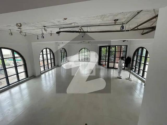 Building for sale in Islamabad