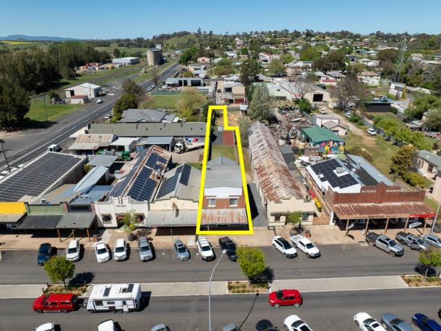 Retail for sale in Molong, New South Wales