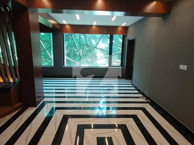 Building for rent in Islamabad