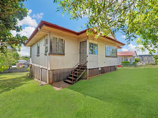 House for sale in Holland Park, Greater Brisbane