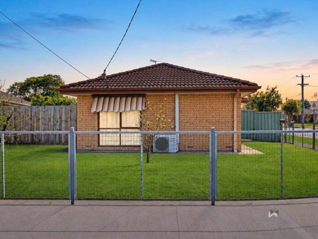 House for sale in Riverdene, Melbourne